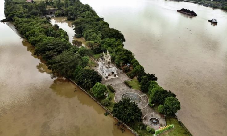 Pulau Kumala di Tenggarong, Kutai Kartanegara.