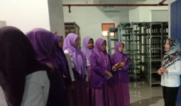 Siswa SMK Labbaika Samarinda Belajar Kearsipan di DPK Kaltim