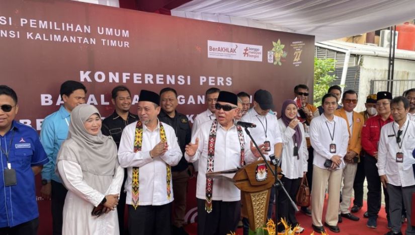 Konferensi pers Isran-Hadi usai mendaftar ke KPU Kaltim. (Sumber/yoghy)