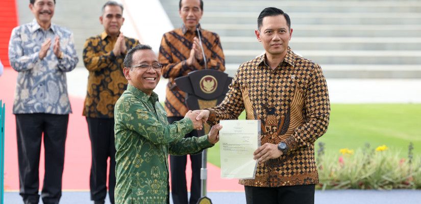 Istana Garuda IKN Diresmikan, Menteri ATR/BPN AHY Serahkan Sertifikat Hak Pakai 