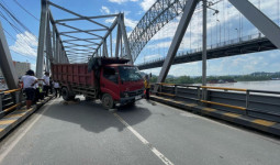 Uji Beban Jembatan Mahakam Usai Ditabrak Lagi, Hasil Belum Bisa Dipastikan