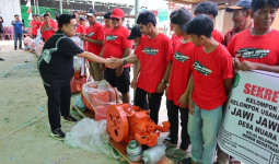 Dukung Produktivitas Laut, DKP Kukar Salurkan Bantuan untuk Nelayan