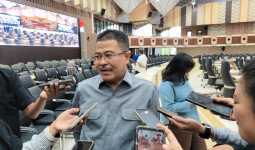 Seragam SMAN 10 Disorot, DPRD Minta Sekolah Bertanggung Jawab