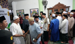 Bupati Kukar & Peserta MTQ Gelar Salat Magrib Berjamaah
