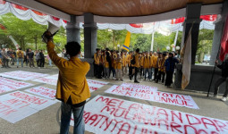 Unjuk Rasa di Rektorat: Mahasiswa Tolak Permintaan Maaf ke Wakil Gubernur