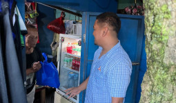Dari Hati, Dedet Yuniar Giatkan Kerja Bakti dan Penyaluran Sembako