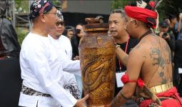 Kirab Budaya Meriahkan Panggung dengan Ragam Kesenian Nusantara