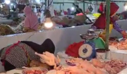 Pedagang Kukar Tertib Bayar Retribusi, PAD Melampaui Target