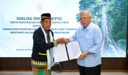 Kearifan Lokal Dilindungi di Nusantara, Otorita IKN Serahkan SK untuk Masyarakat Adat Paser di Mentawir