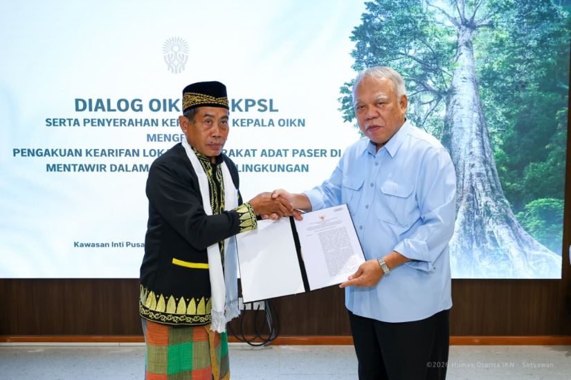 Kearifan Lokal Dilindungi di Nusantara, Otorita IKN Serahkan SK untuk Masyarakat Adat Paser di Mentawir