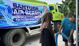 Mudyat Noor Salurkan 14 Ribu Liter Air Bersih untuk Warga Terdampak Kemarau di PPU